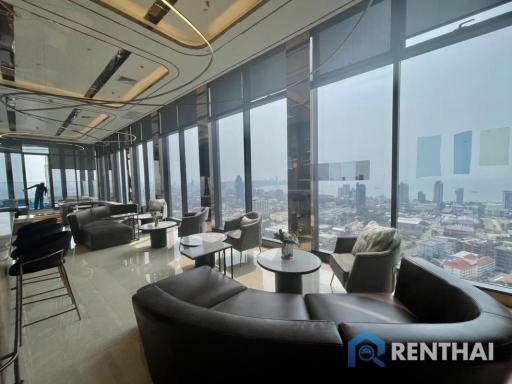 Brand new luxury condo in the heart of pattaya city.