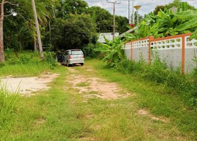 Large plot of flat land for sale in Na Muang