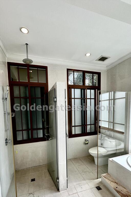 4-Bedrooms, 5-Bathrooms Single Modern House in compound with private pool - Baan Sansiri 67