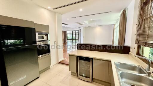 4-Bedrooms, 5-Bathrooms Single Modern House in compound with private pool - Baan Sansiri 67