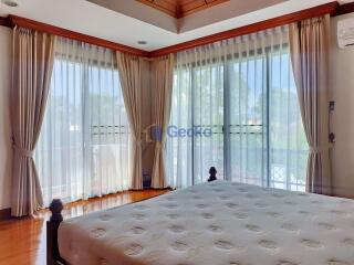 4 Bedrooms House East Pattaya H009539