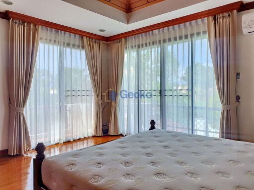 4 Bedrooms House East Pattaya H009539