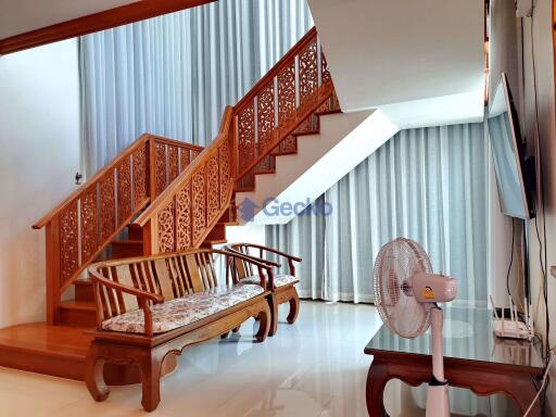 4 Bedrooms House East Pattaya H009539