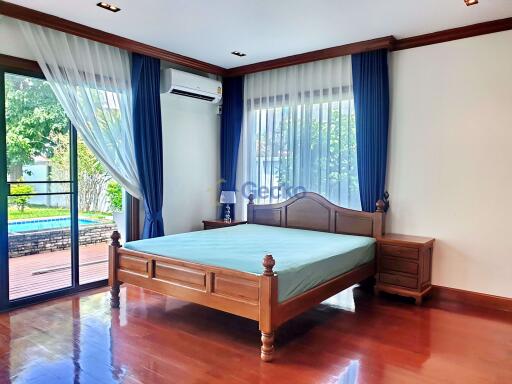 4 Bedrooms House East Pattaya H009539