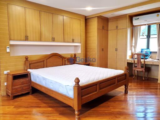 4 Bedrooms House East Pattaya H009539