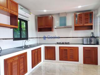 4 Bedrooms House East Pattaya H009539