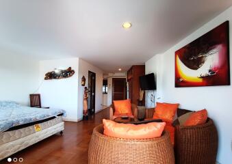 Attractive fully furnished beach condo in the Royal Rayong! Price 1,995,000 THB