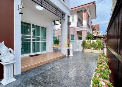 3 Bedrooms Villa / Single House in Sirisa12 North Pattaya H011223