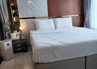 1-BR Condo at Life One Wireless near BTS Phloen Chit