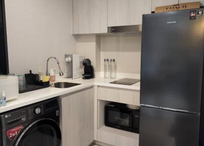 1-BR Condo at Life One Wireless near BTS Phloen Chit