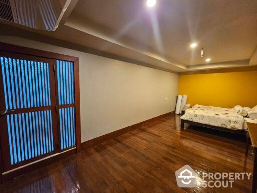 1-BR Condo at Nusa State Tower Condominium near BTS Saphan Taksin