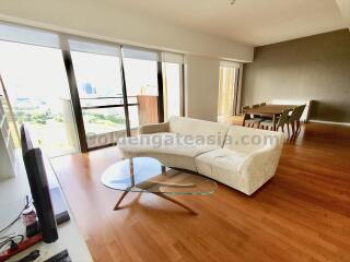 2-Bedrooms on High floor overlooking Bangkok Sports Club - Hansar Ratchadamri