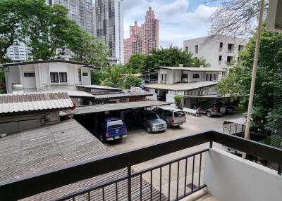 2 bedrooms 2 bathrooms size 100 sqm. White Mansion for Rent 35,000THB