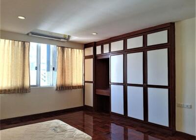 3 bedrooms 3 bathrooms 200 sqm Grandville House for rent 60,000THB Condominium