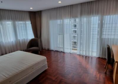 3 bedrooms 3 bathrooms size 250sqm. The Grand Sethiwan for Rent 80,000THB