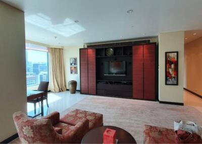 3 bedrooms 4 bathrooms size 258sqm. The Park Chidlom for Rent 200,000THB