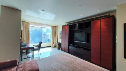 3 bedrooms 4 bathrooms size 258sqm. The Park Chidlom for Rent 200,000THB