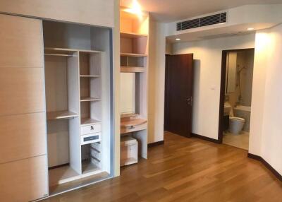 The Park Chidlom Condominium/ 3 beds/3 baths/ 253 SQM/ for rent 230K/for sale 79000000thb