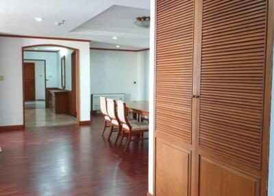 2 bedrooms 2 bathrooms size 205 sqm. Sethiwan Residence for Rent 45,000THB