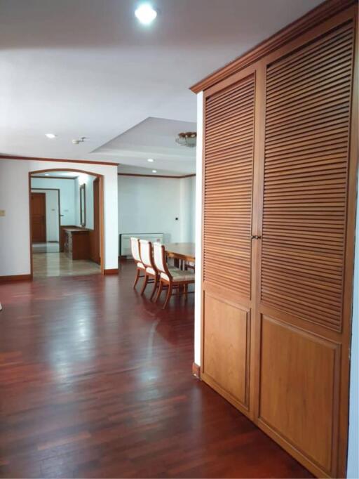 2 bedrooms 2 bathrooms size 205 sqm. Sethiwan Residence for Rent 45,000THB