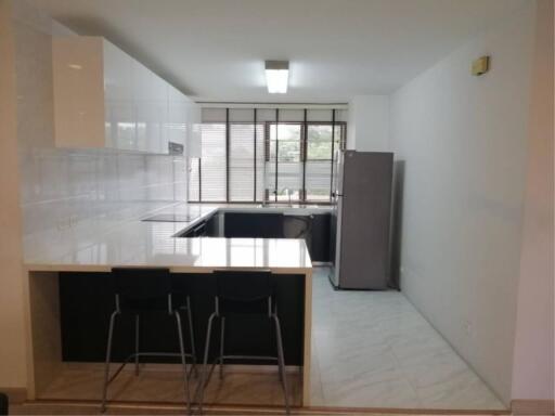 3 bedrooms 3 bathrooms size 190 sqm. Baan Mitra Sukhumvit 31-39 for Rent 55,000THB