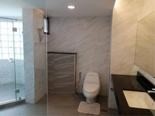3 bedrooms 3 bathrooms size 190 sqm. Baan Mitra Sukhumvit 31-39 for Rent 55,000THB