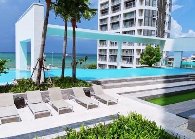 Beachfront Condo for Sale in Aeras Jomtien