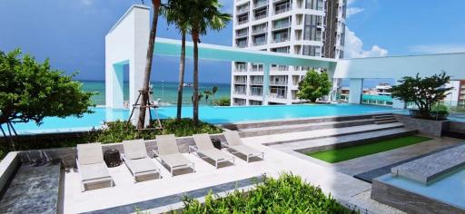 Beachfront Condo for Sale in Aeras Jomtien