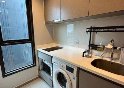 2-BR Condo at Life Asoke - Rama 9 near MRT Phra Ram 9