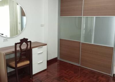 3-BR Apt. near BTS Phrom Phong