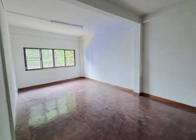 Commercial for Rent in Bang Na Tai