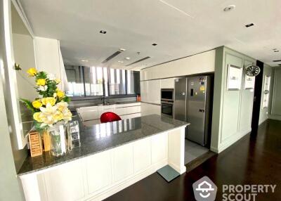 4-BR Condo at The Met Sathorn near BTS Chong Nonsi