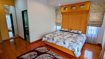 Gorgeous Garden House for Sale Wat Yan