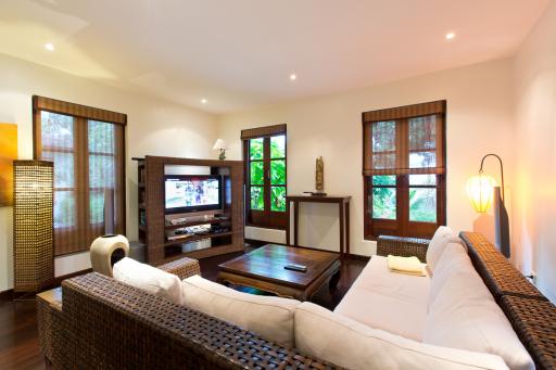 Very Soid 5 Bedroom Bali Style Villa For Sale in Hua Hin (Fully Furnished)