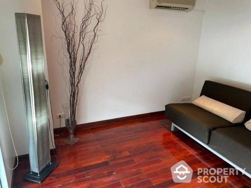 2-BR Condo at Urbana Sukhumvit 15 near BTS Nana (ID 531262)