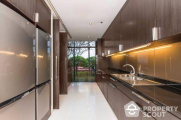 3-BR Serviced Apt. near BTS Phrom Phong