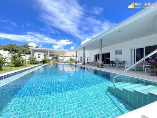 3 Bed 4 Bath in East Pattaya ABPC0860