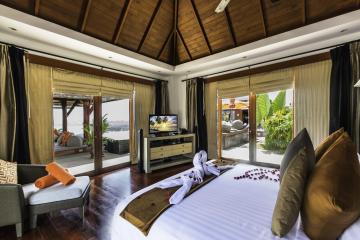 Ten-bedroom Luxury Villa on the most prestigious area of Phuket