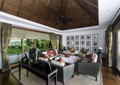 Ten-bedroom Luxury Villa on the most prestigious area of Phuket