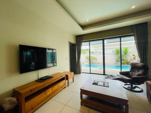 3 Bedrooms Pool House in East Pattaya