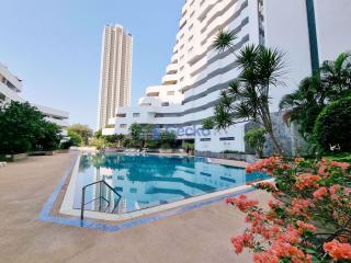 Studio Condo in Paradise Condominium Jomtien C010593