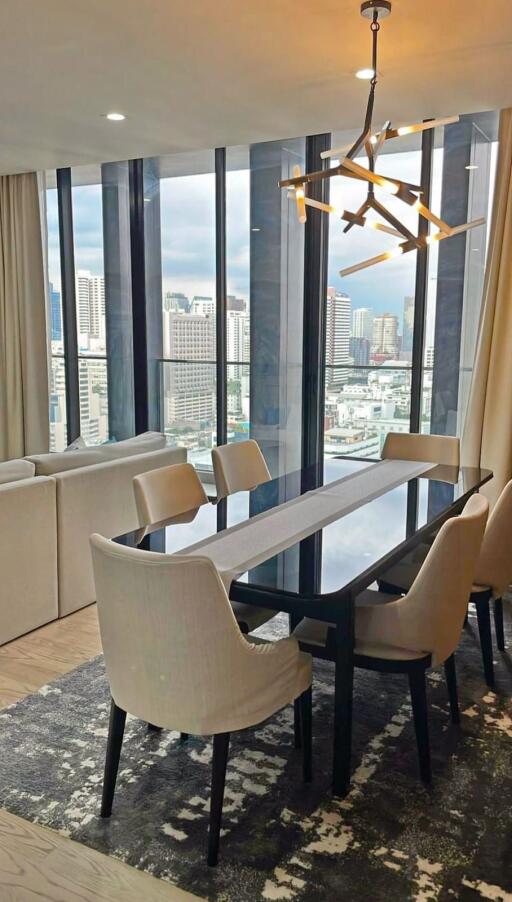 2 bed Condo in Noble Ploenchit Lumphini Sub District C020377