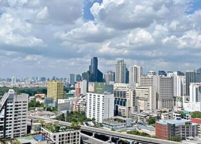 2 bed Condo in Noble Ploenchit Lumphini Sub District C020377