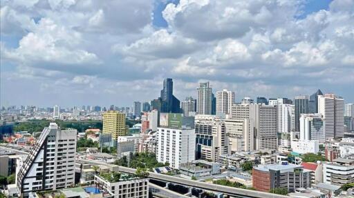 2 bed Condo in Noble Ploenchit Lumphini Sub District C020377