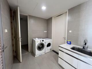 3 bed Condo in The Met Thungmahamek Sub District C020369