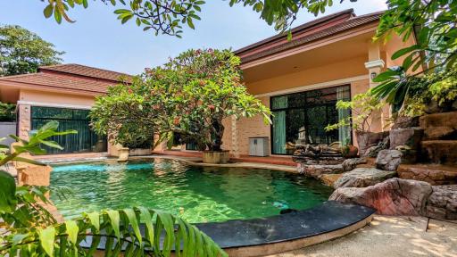 Beautiful Bali Style Pool Villa House for Sale