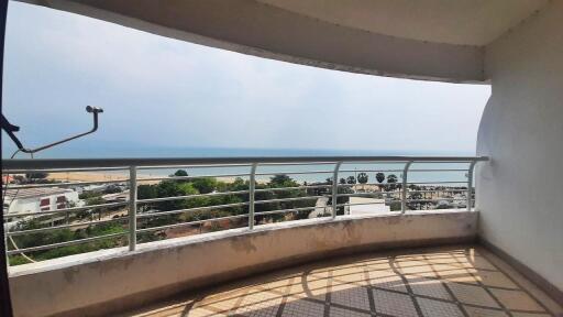 Corner Unit for Sale in Metro Jomtien Condo