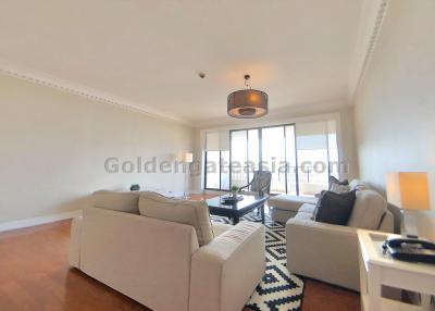 Spacious 3-Bedrooms Apartment with big balcony - BangNa