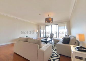 Spacious 3-Bedrooms Apartment with big balcony - BangNa