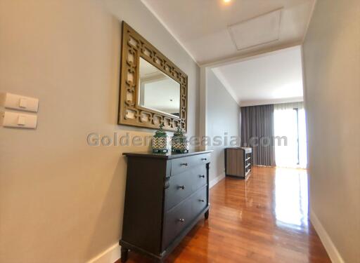 Spacious 3-Bedrooms Apartment with big balcony - BangNa